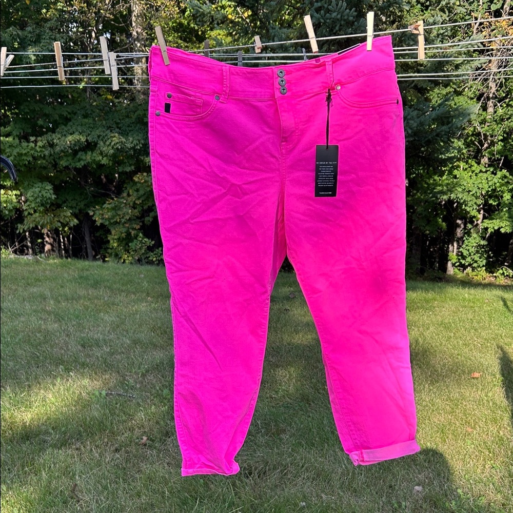 Torrid NWT Vibrant Pink Pants